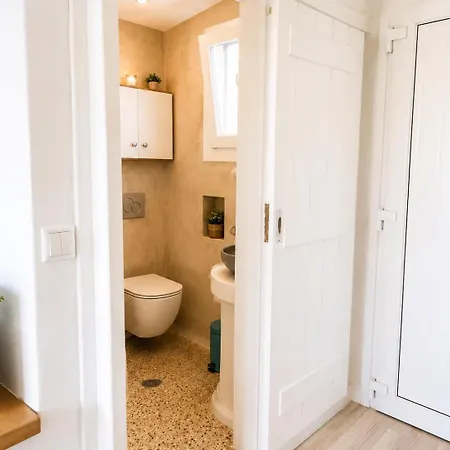 Bella Vista Mare 1 *